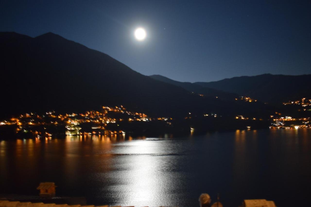 Romantic Home Stone With Amazing View Lake Of Como And Oleandra 라글리오 외부 사진
